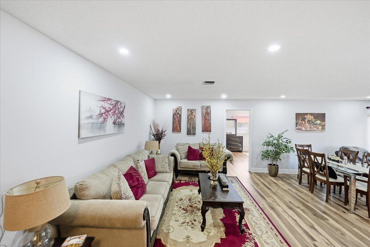 HIGH POINT OF FORT PIERCE CONDOMINIUM SECTION 2 - Residential