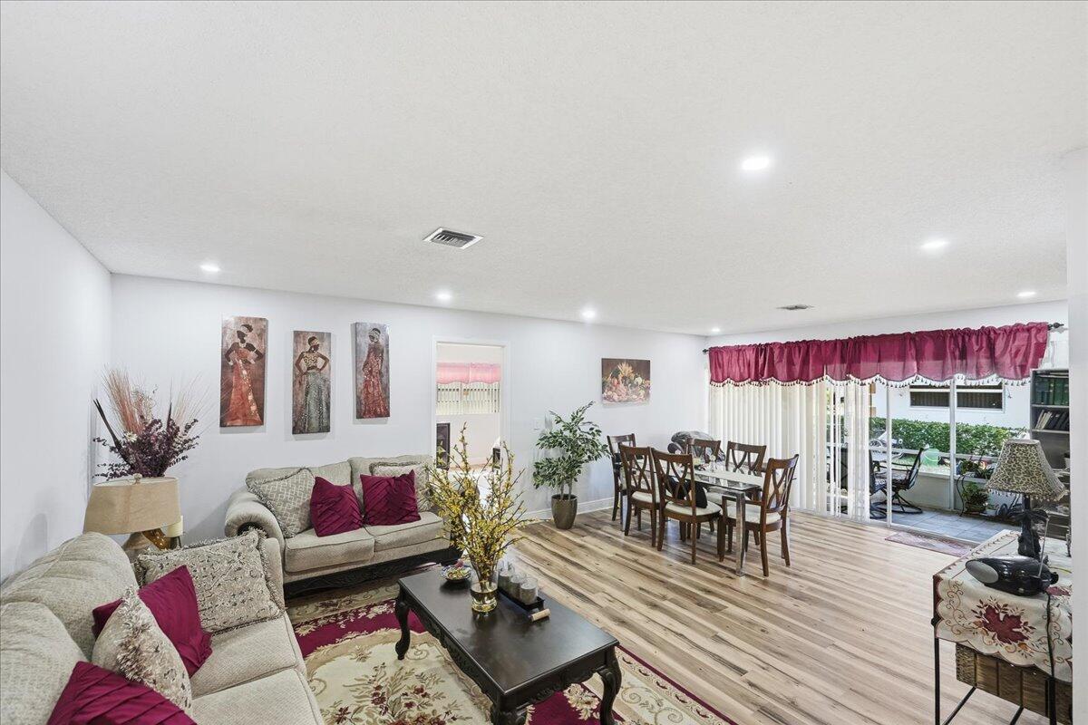 HIGH POINT OF FORT PIERCE CONDOMINIUM SECTION 2 - Residential