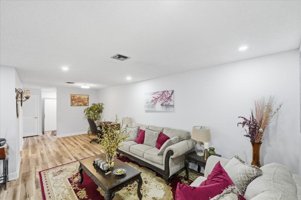 HIGH POINT OF FORT PIERCE CONDOMINIUM SECTION 2 - Residential