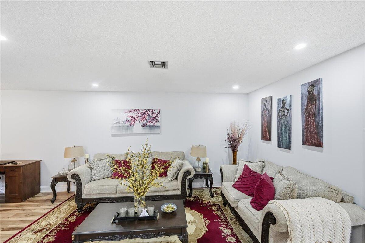 HIGH POINT OF FORT PIERCE CONDOMINIUM SECTION 2 - Residential