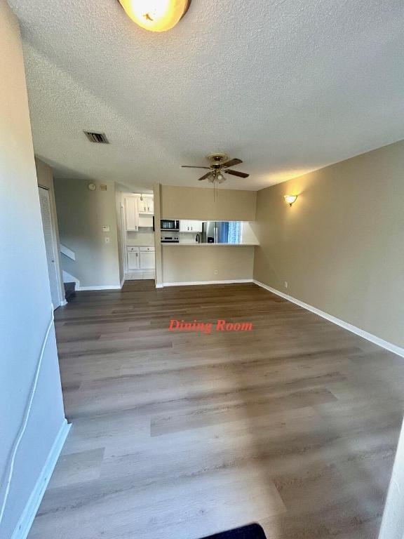 WOODLAKE VILLAGE TOWNHOMES CONDO - Residential