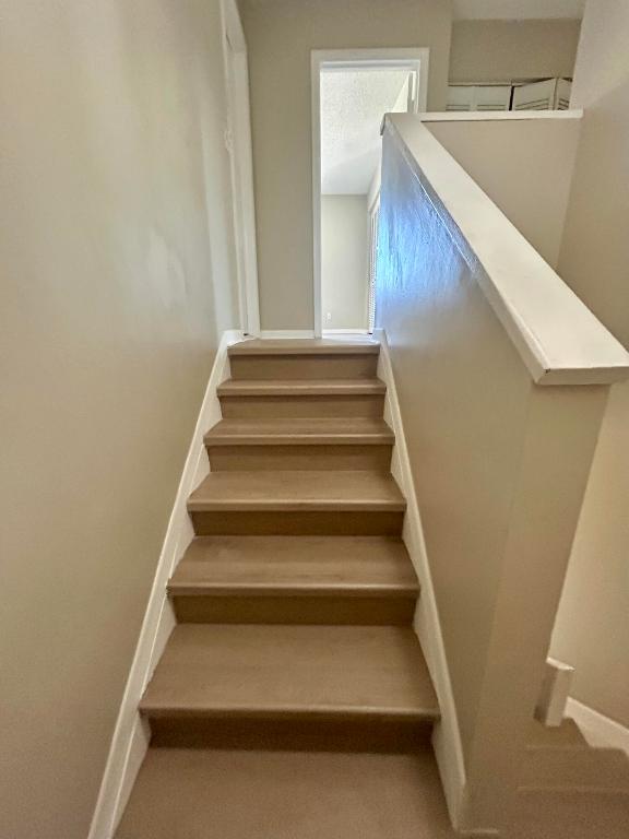 WOODLAKE VILLAGE TOWNHOMES CONDO - Residential