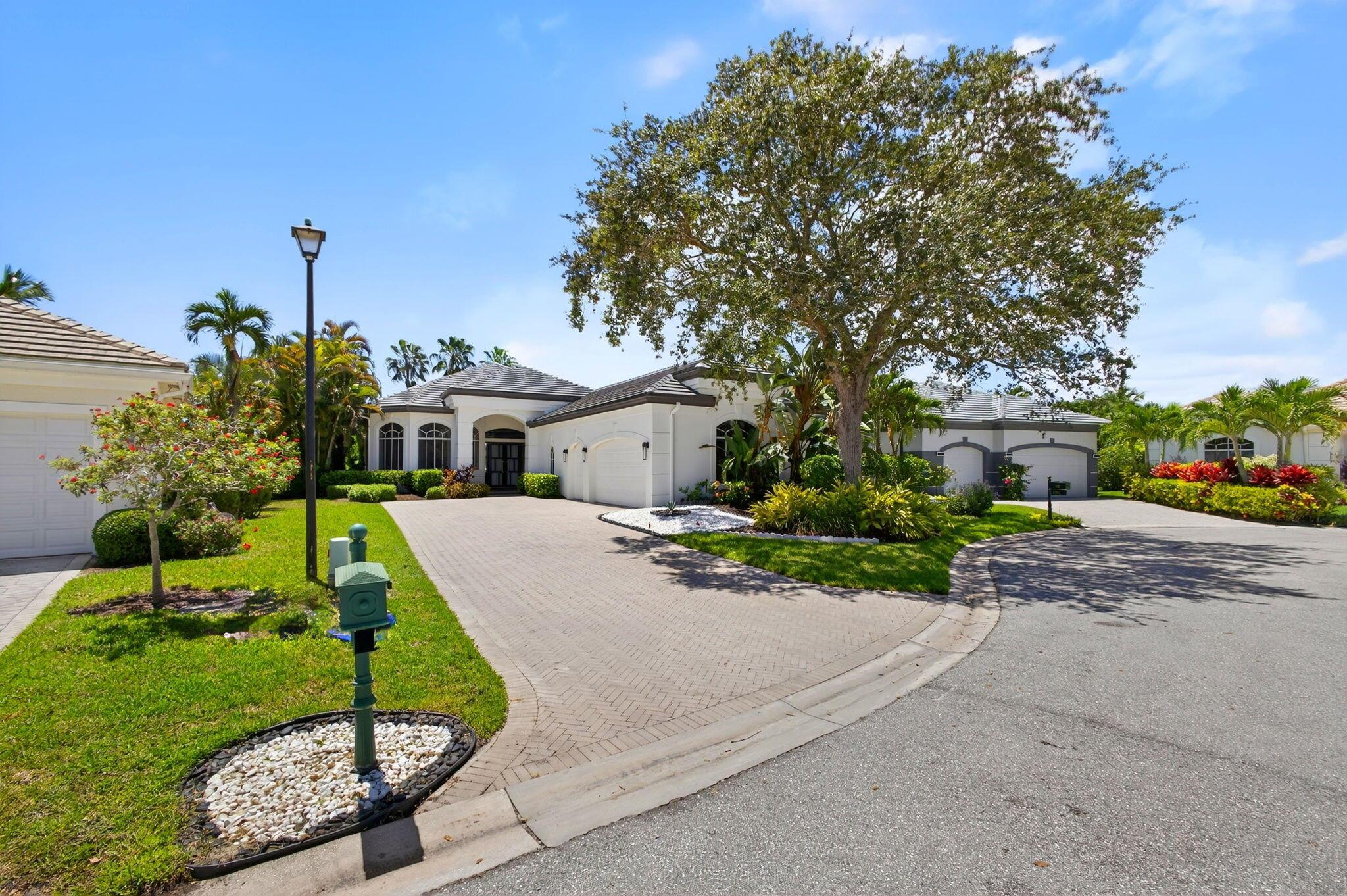 6778 Oakmont Way