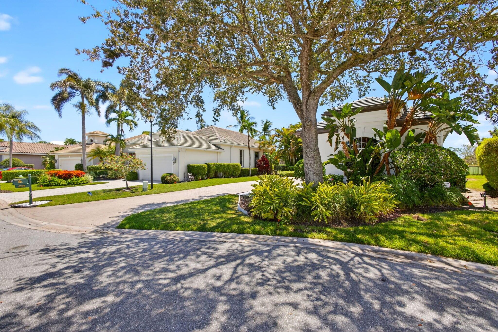 6778 Oakmont Way