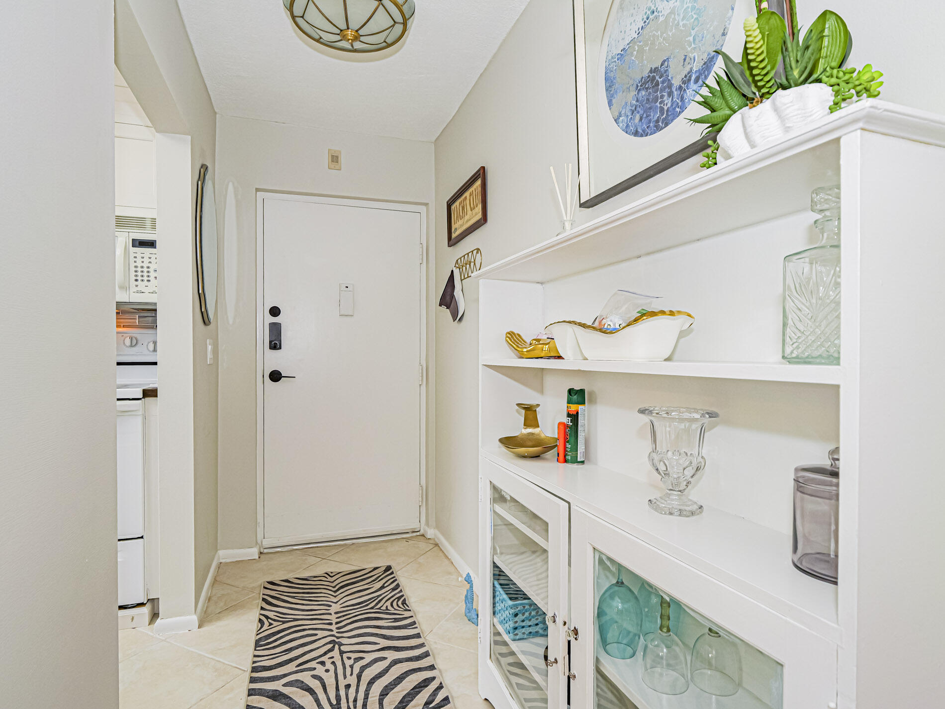 VERO TOWERS - Residential Lease