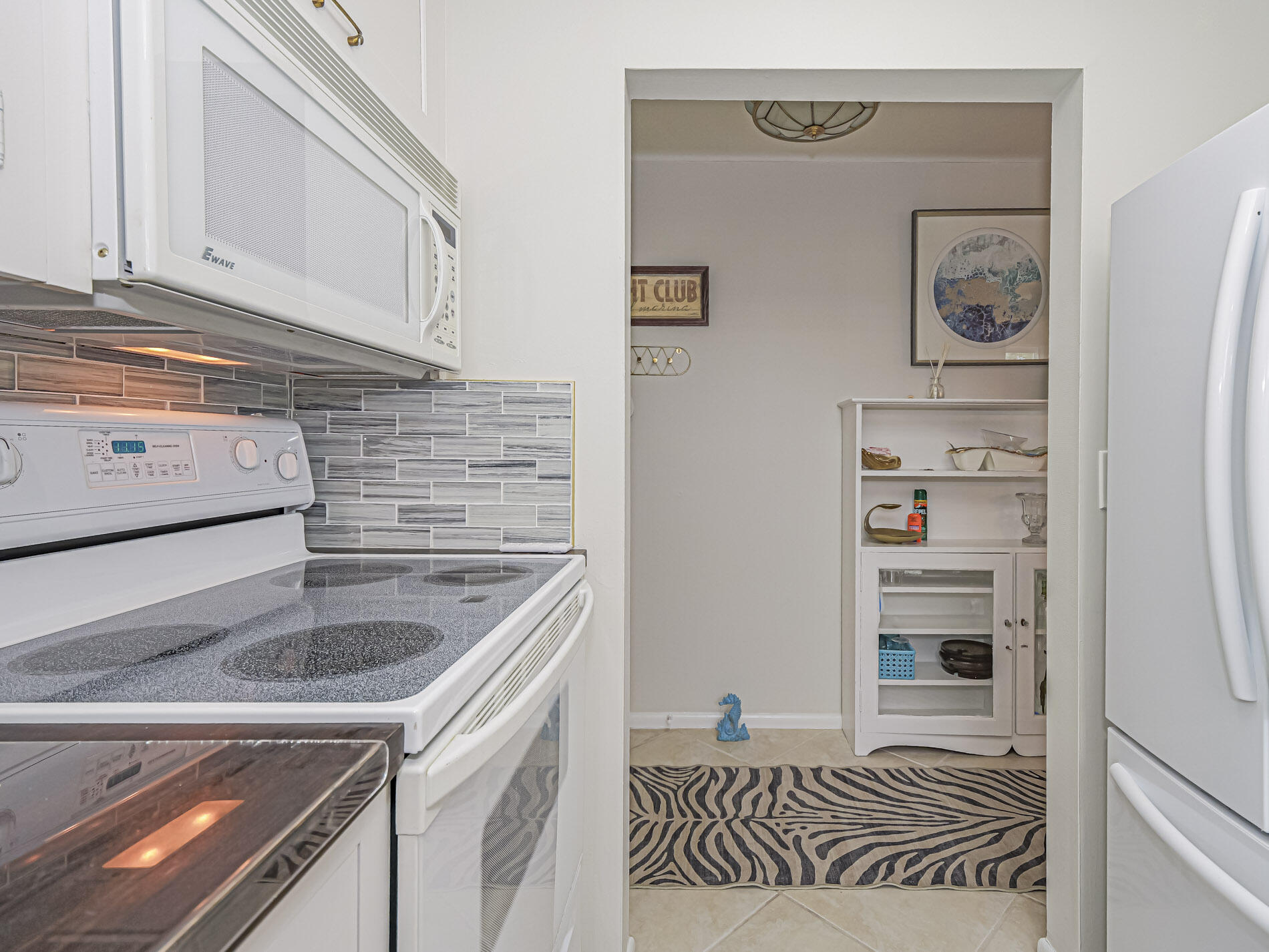 VERO TOWERS - Residential Lease