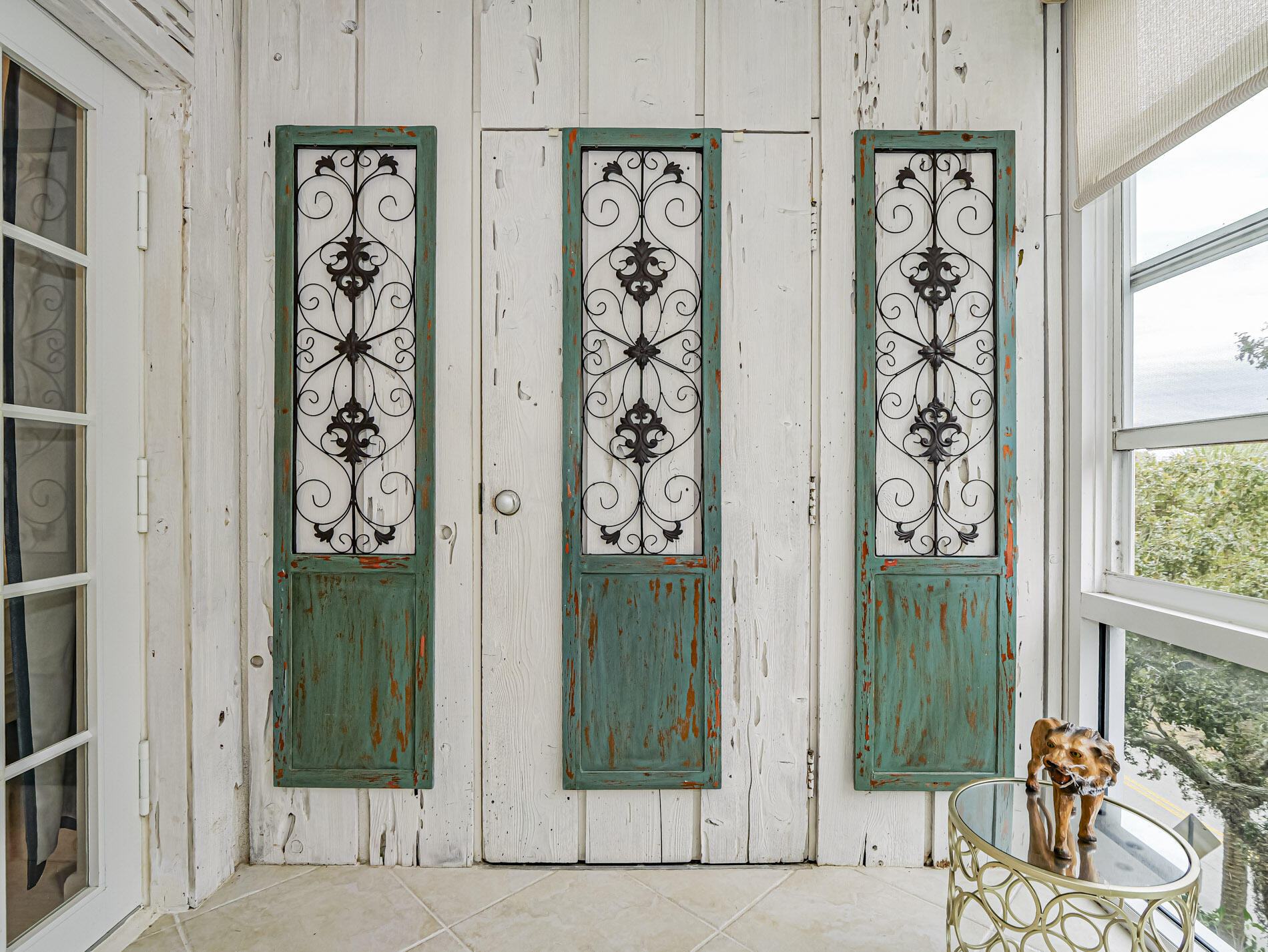 VERO TOWERS - Residential Lease