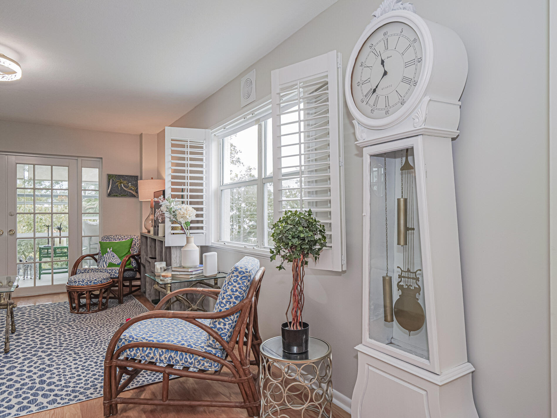 VERO TOWERS - Residential Lease