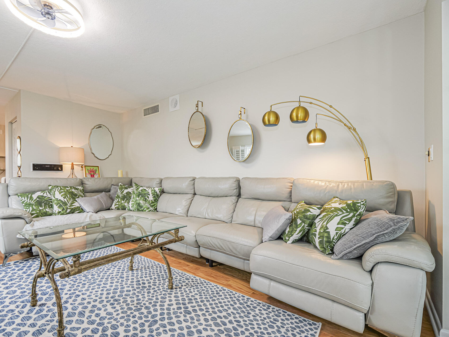 VERO TOWERS - Residential Lease