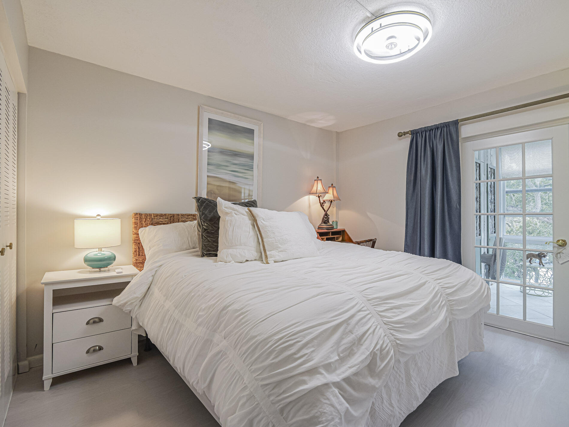 VERO TOWERS - Residential Lease