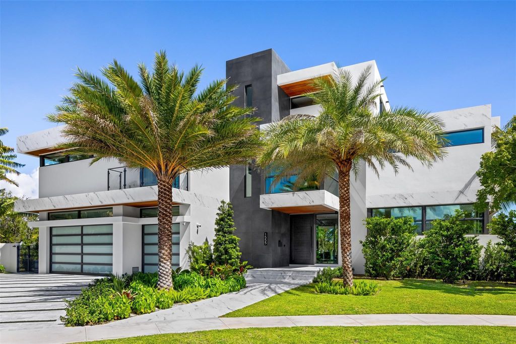 Photo of 1555 SE 14th Ct, Deerfield Beach, FL 33441 (MLS # F10534113)