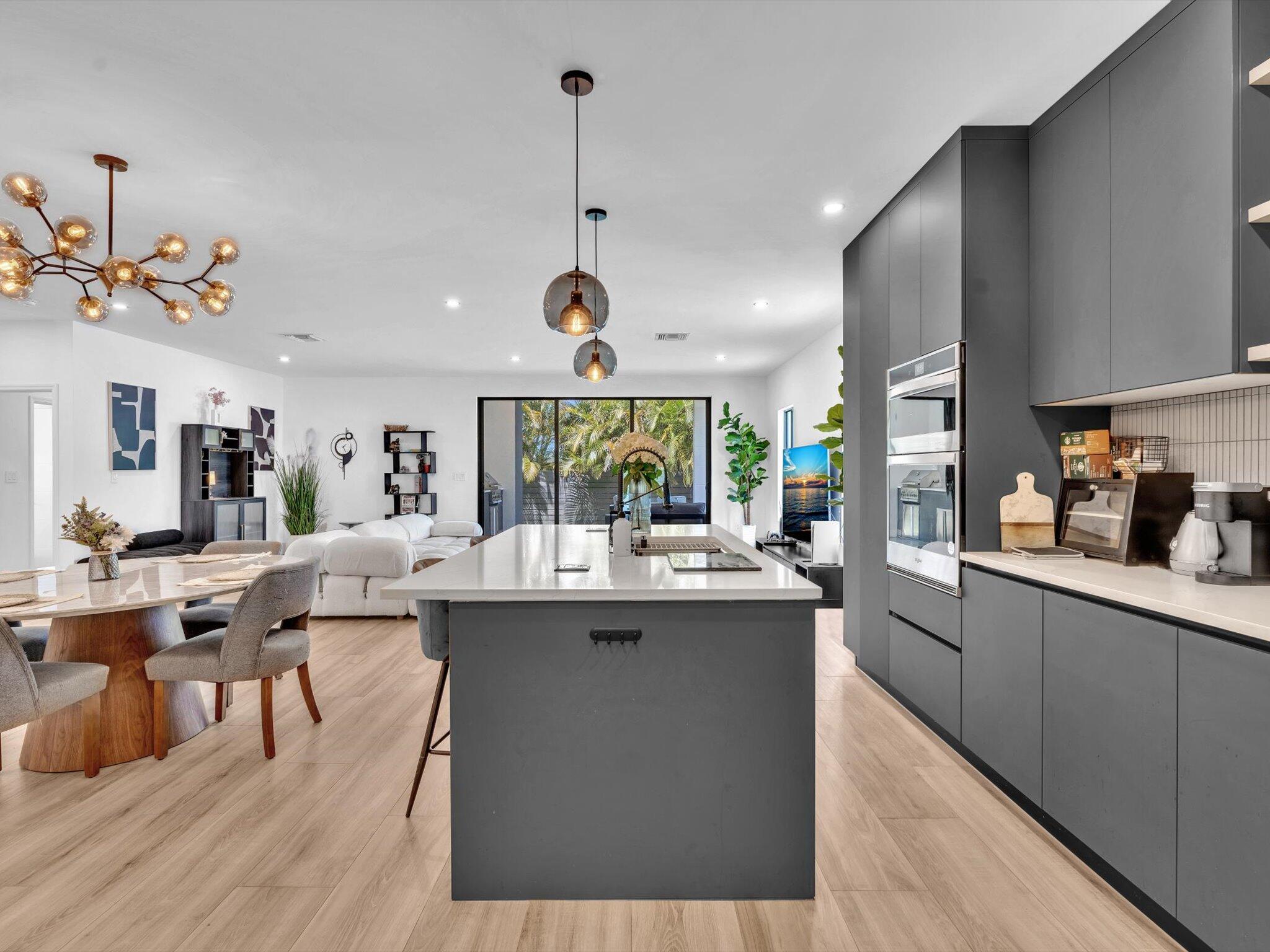 LAUDERDALE PARK 6-33 1/2 - Residential