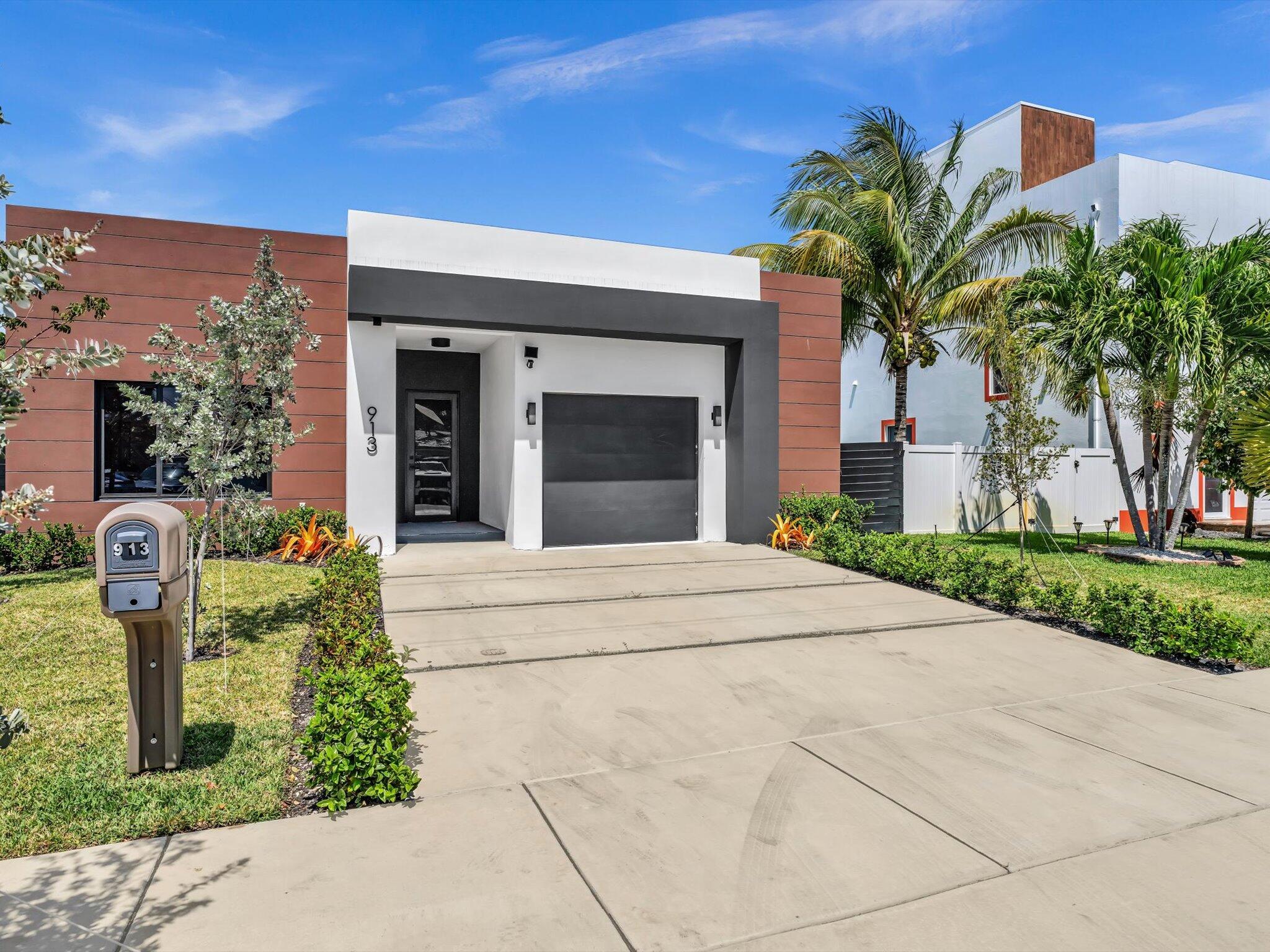 LAUDERDALE PARK 6-33 1/2 - Residential