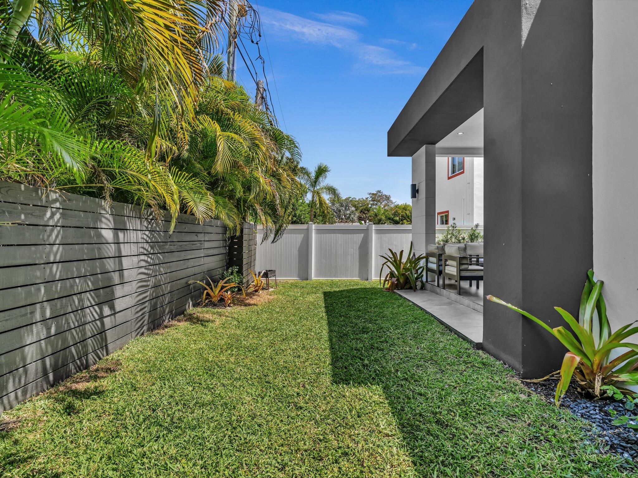 LAUDERDALE PARK 6-33 1/2 - Residential