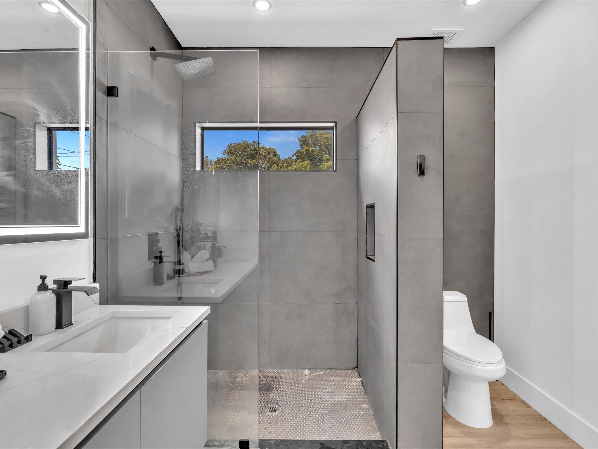 LAUDERDALE PARK 6-33 1/2 - Residential