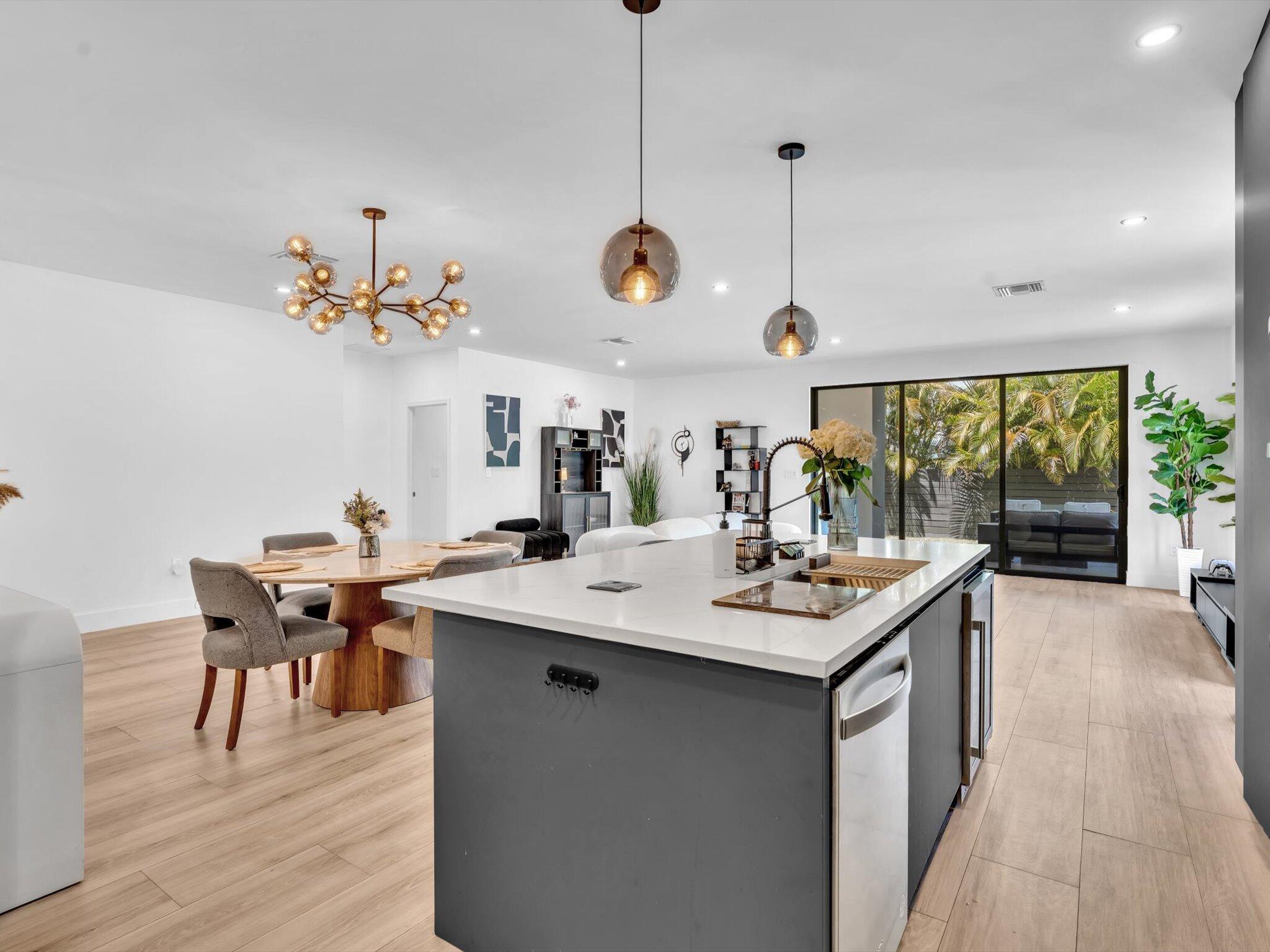 LAUDERDALE PARK 6-33 1/2 - Residential