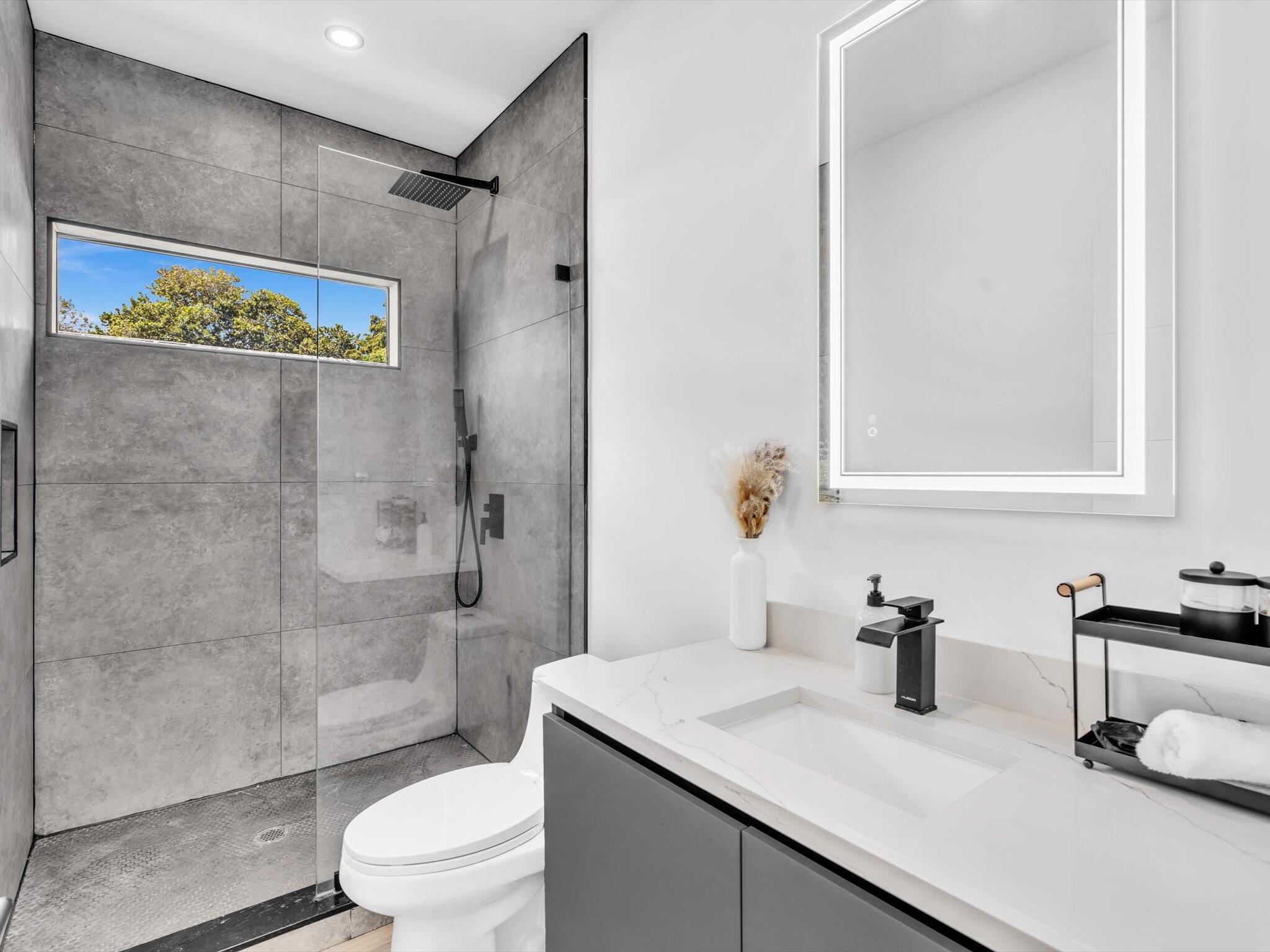 LAUDERDALE PARK 6-33 1/2 - Residential