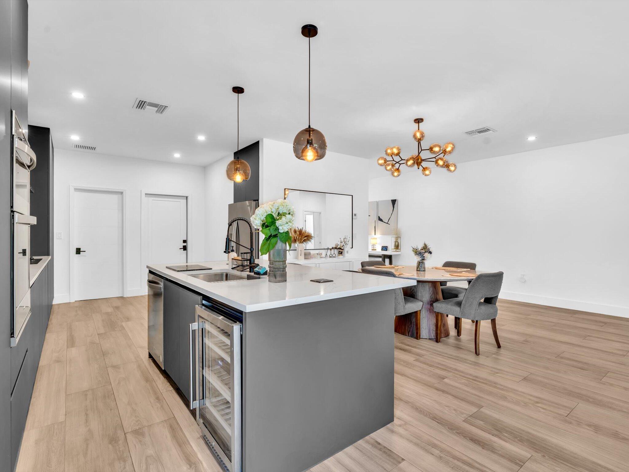 LAUDERDALE PARK 6-33 1/2 - Residential