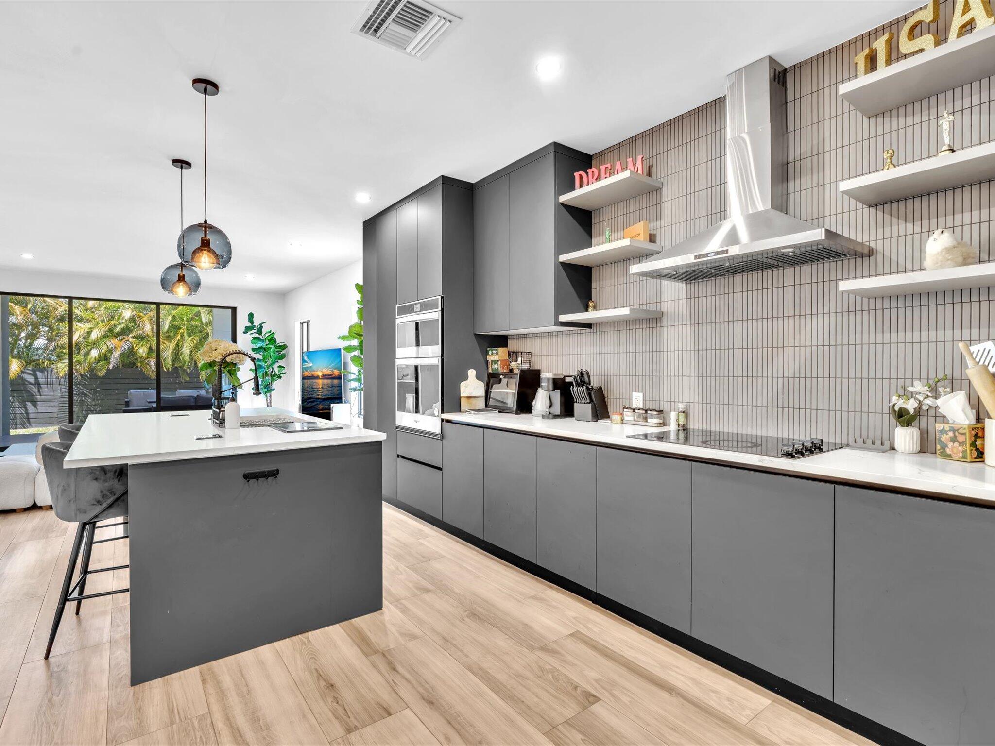 LAUDERDALE PARK 6-33 1/2 - Residential