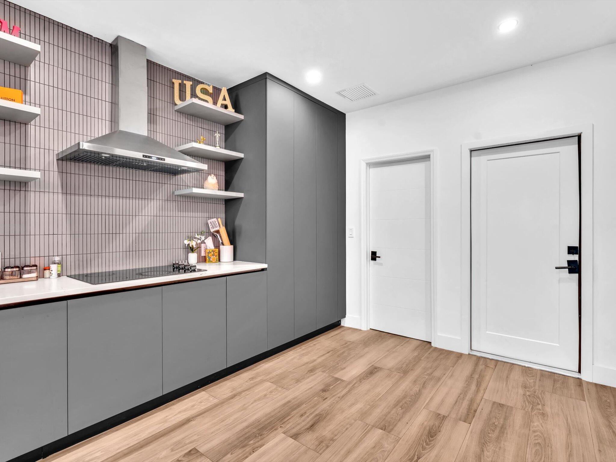 LAUDERDALE PARK 6-33 1/2 - Residential