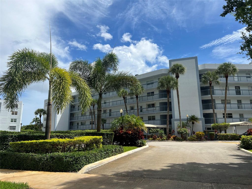Photo of 6400 NW 2nd Avenue #323, Boca Raton, FL 33487 (MLS # F10529499)