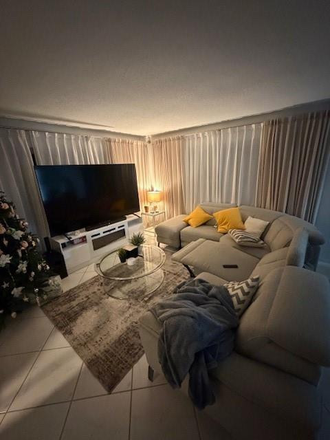 HILLSBOFRO WINDSOR - Residential Lease