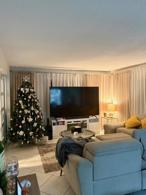 HILLSBOFRO WINDSOR - Residential Lease