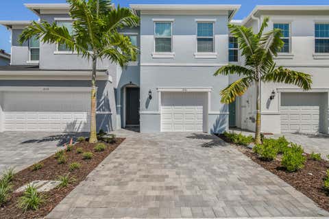 Photo of 1841 SE Roxy Way, Stuart, FL 34996 (MLS # B26057387)