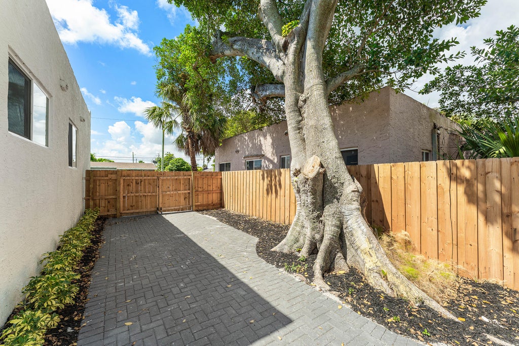 Photo of 1150 W 25th Street, Riviera Beach, FL 33404 (MLS # B26069720)