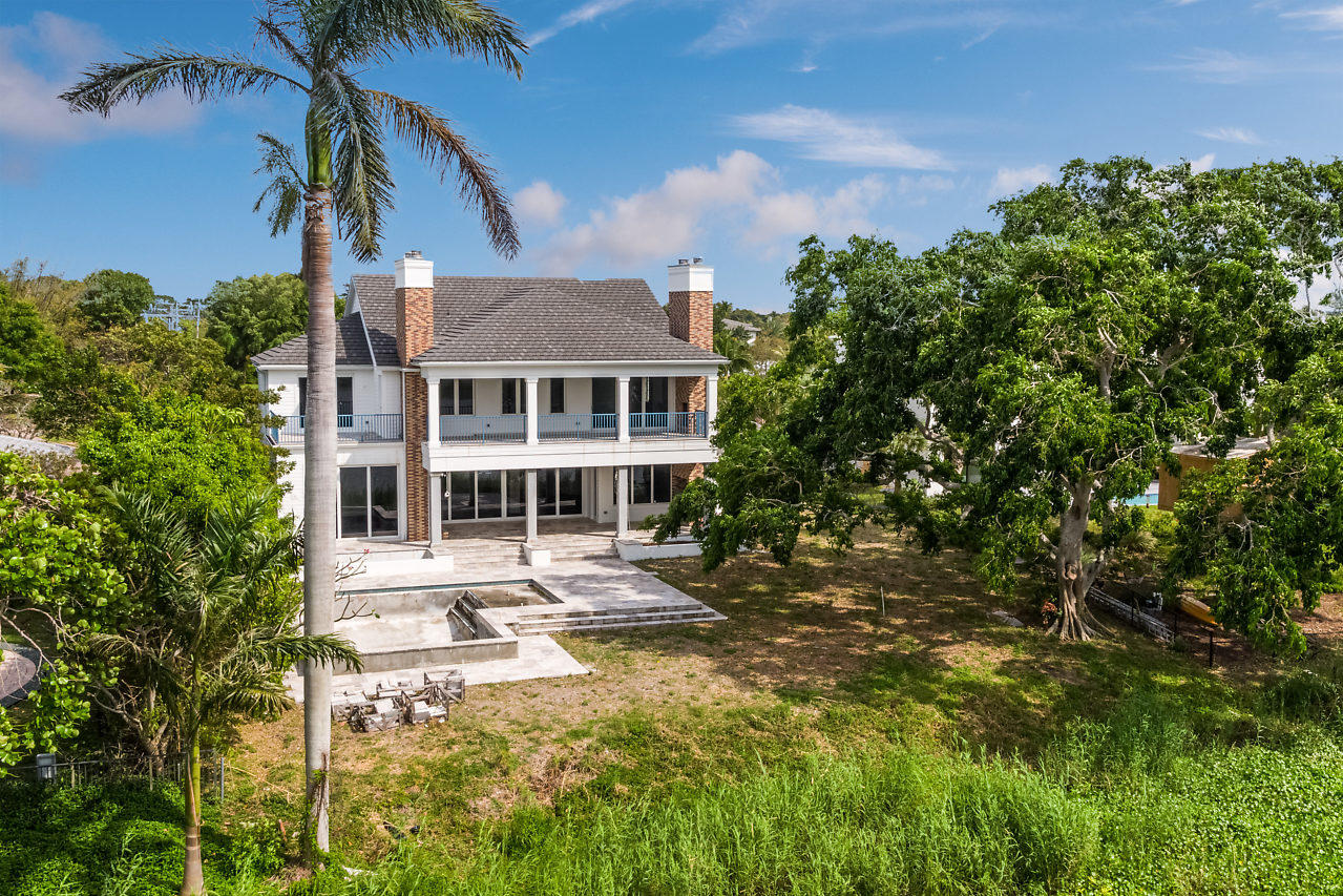 HIBISCUS LAKE EST - Residential