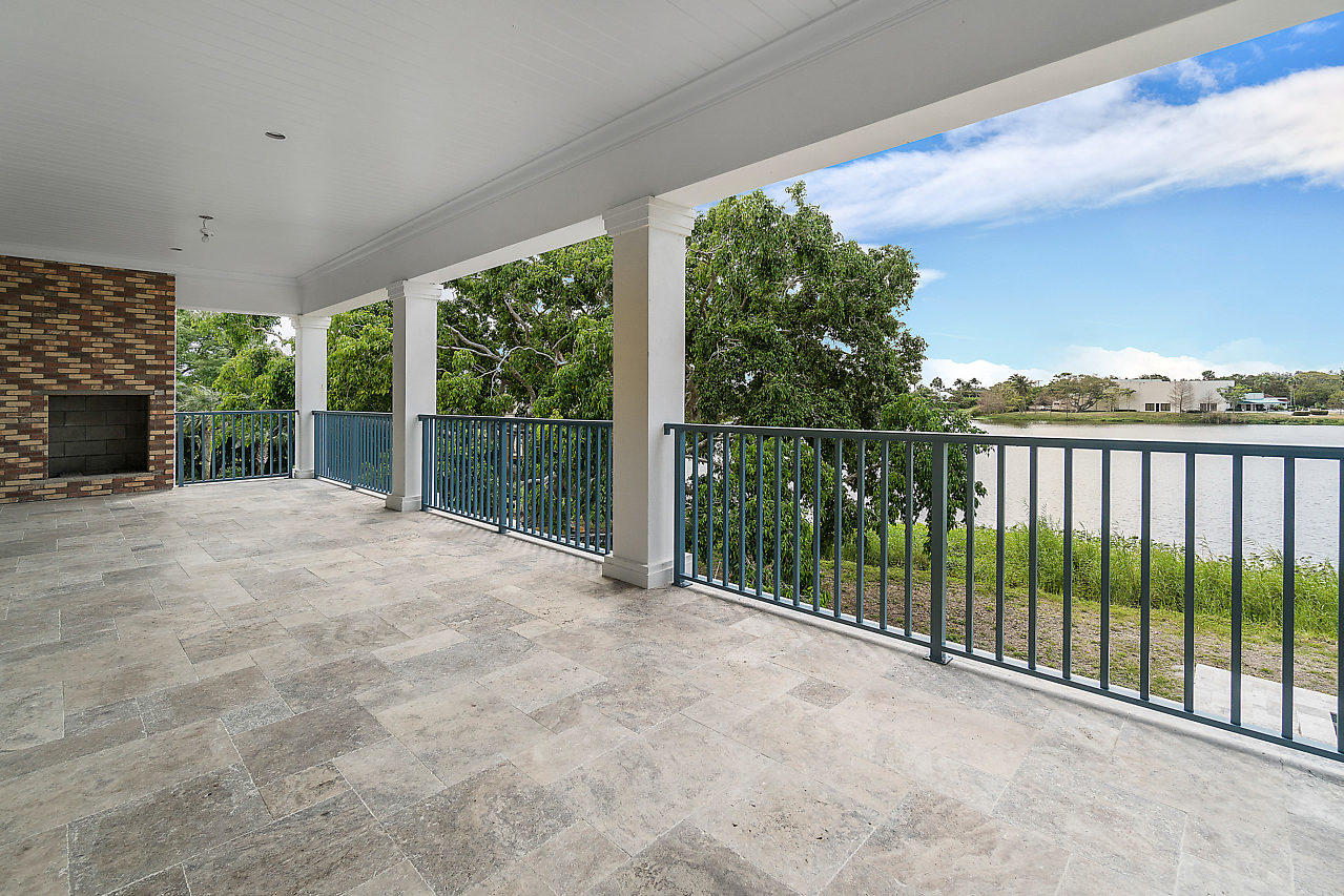 HIBISCUS LAKE EST - Residential