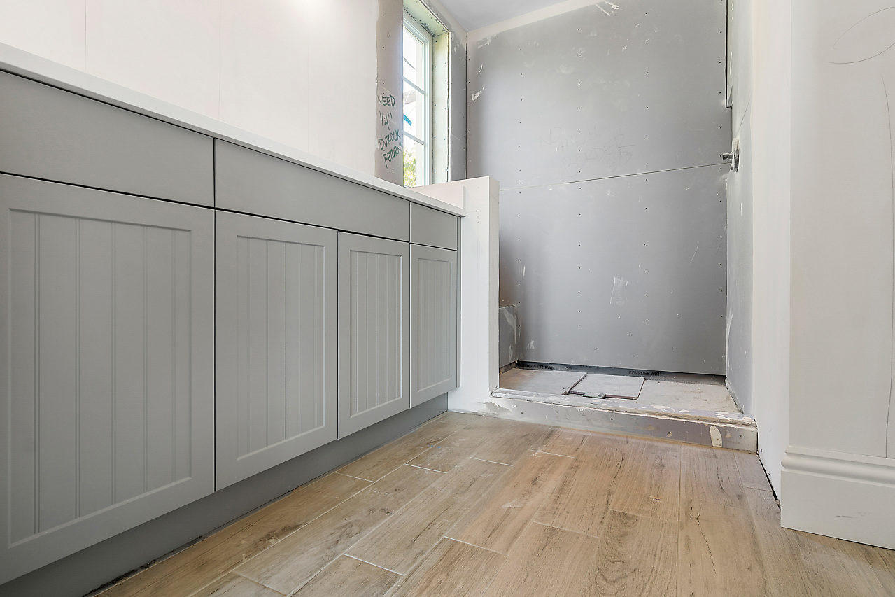 HIBISCUS LAKE EST - Residential