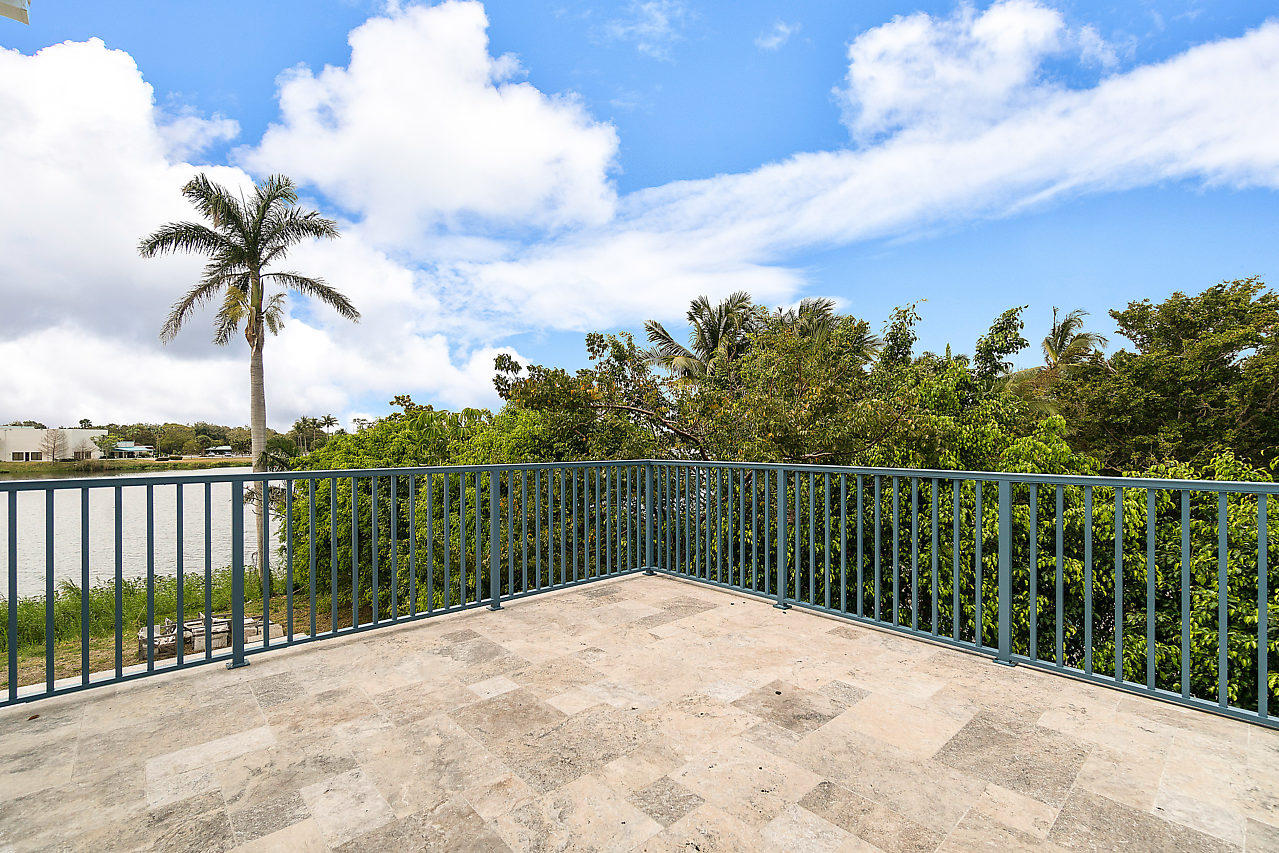 HIBISCUS LAKE EST - Residential