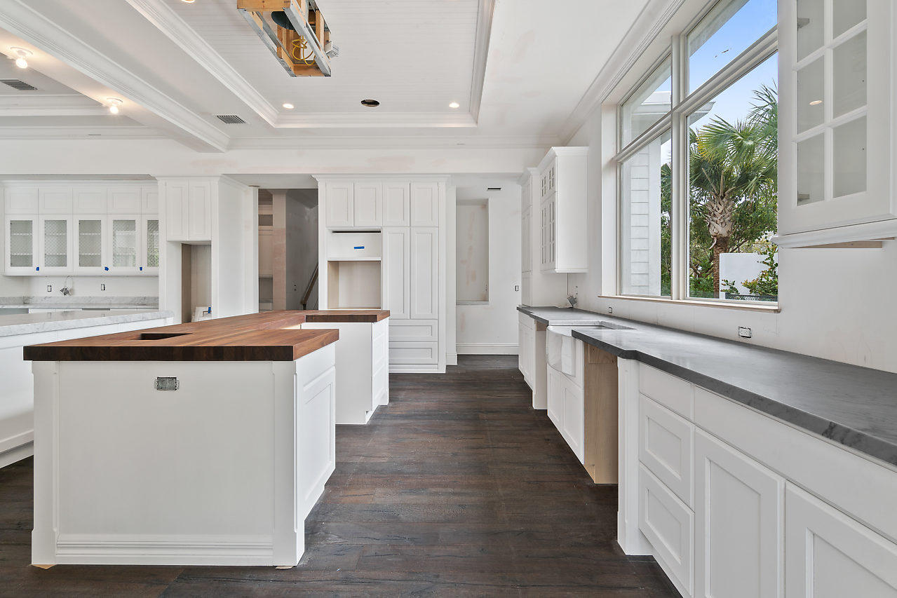 HIBISCUS LAKE EST - Residential