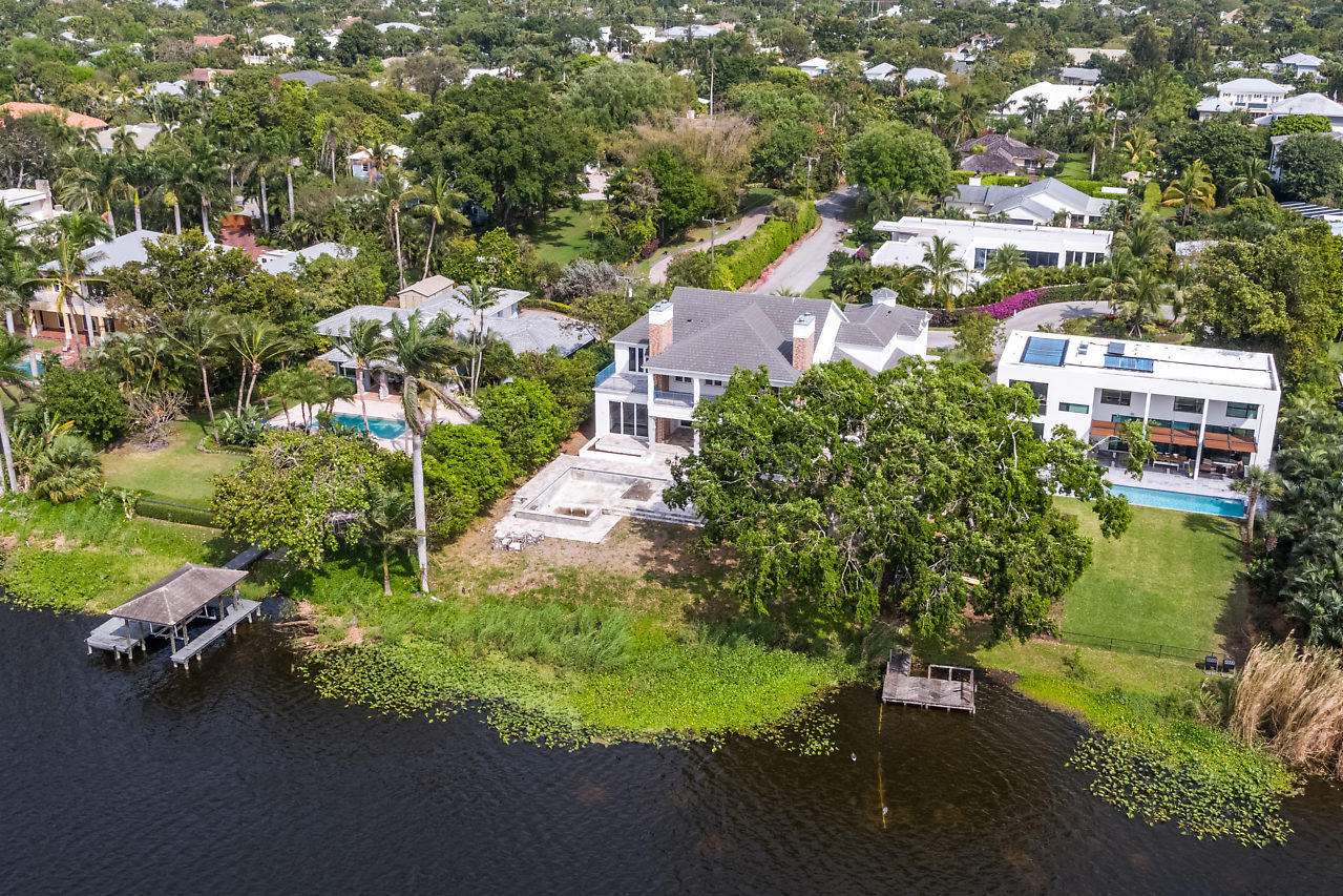 HIBISCUS LAKE EST - Residential