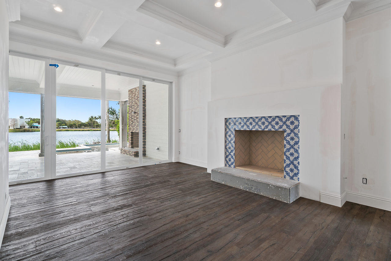 HIBISCUS LAKE EST - Residential