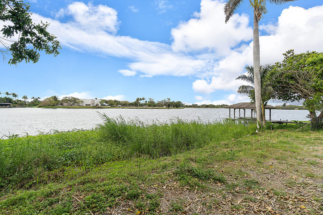 HIBISCUS LAKE EST - Residential