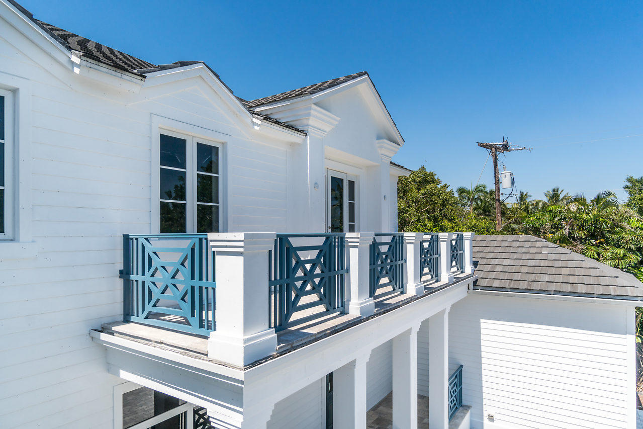 HIBISCUS LAKE EST - Residential