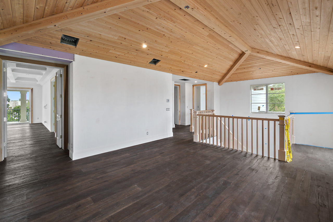 HIBISCUS LAKE EST - Residential