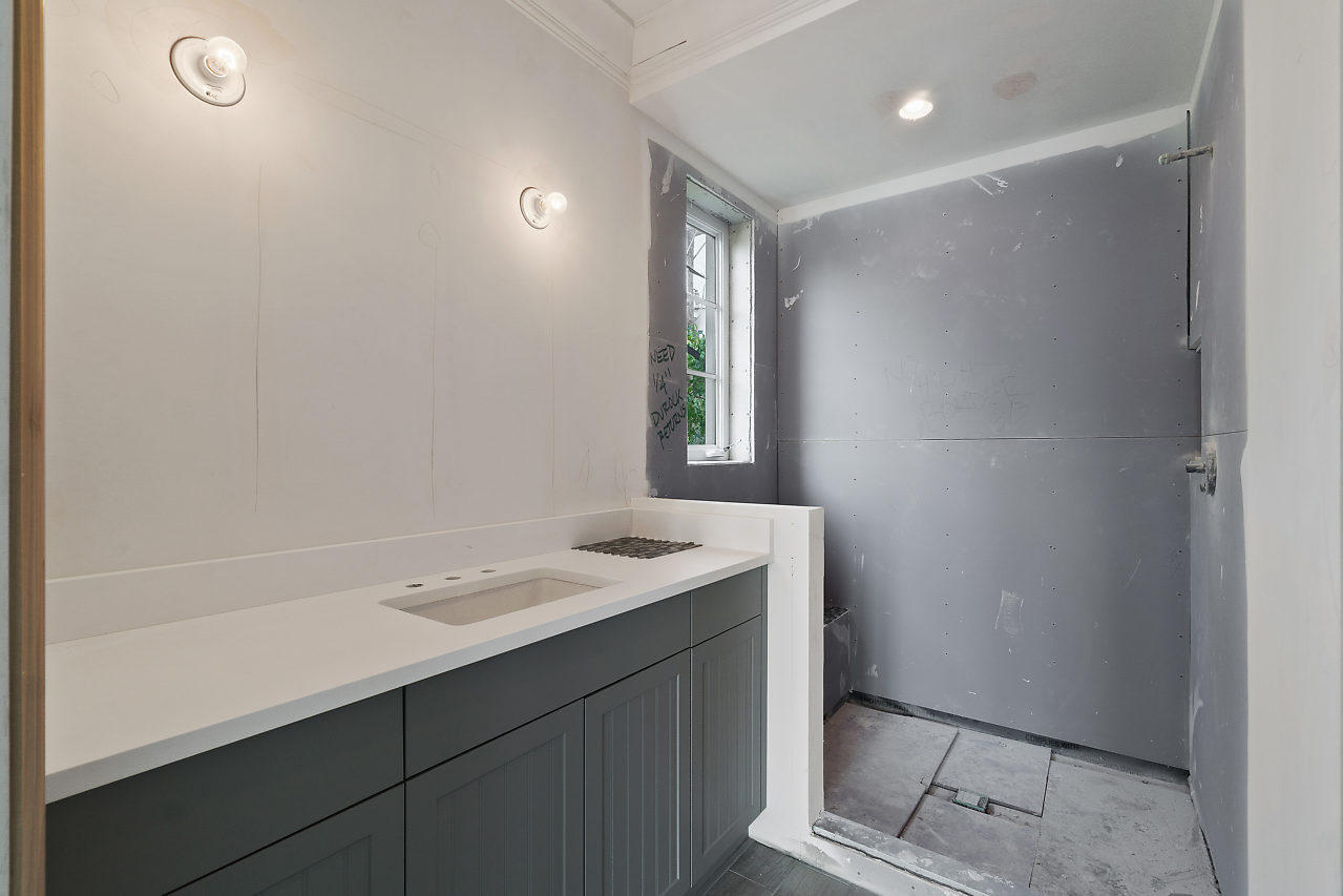 HIBISCUS LAKE EST - Residential