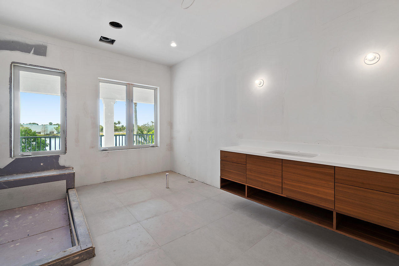 HIBISCUS LAKE EST - Residential