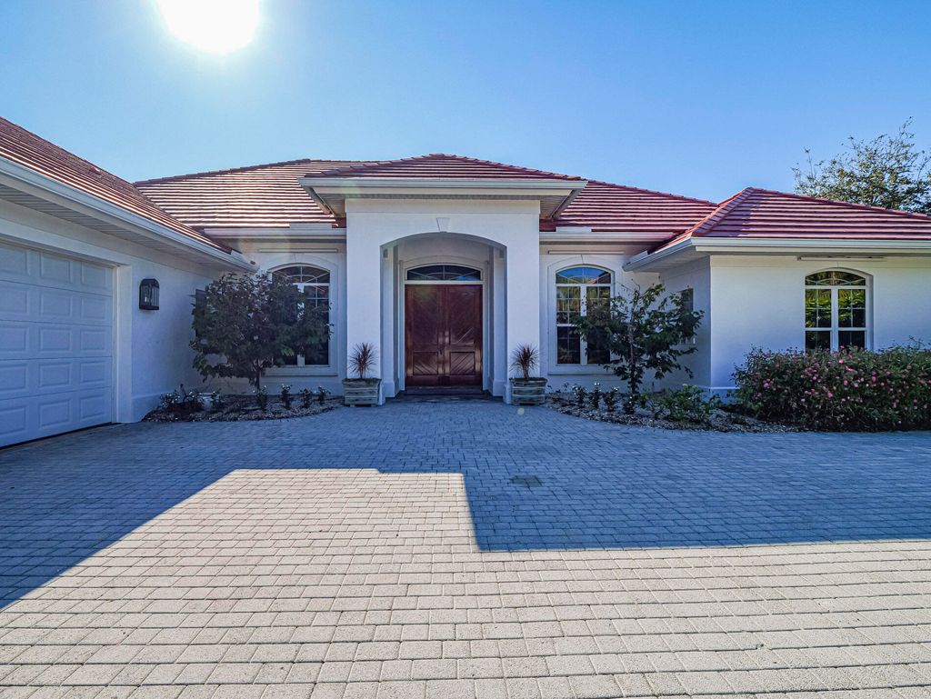 Photo of 1621 W Sandpointe Place, Vero Beach, FL 32963 (MLS # R11150591)