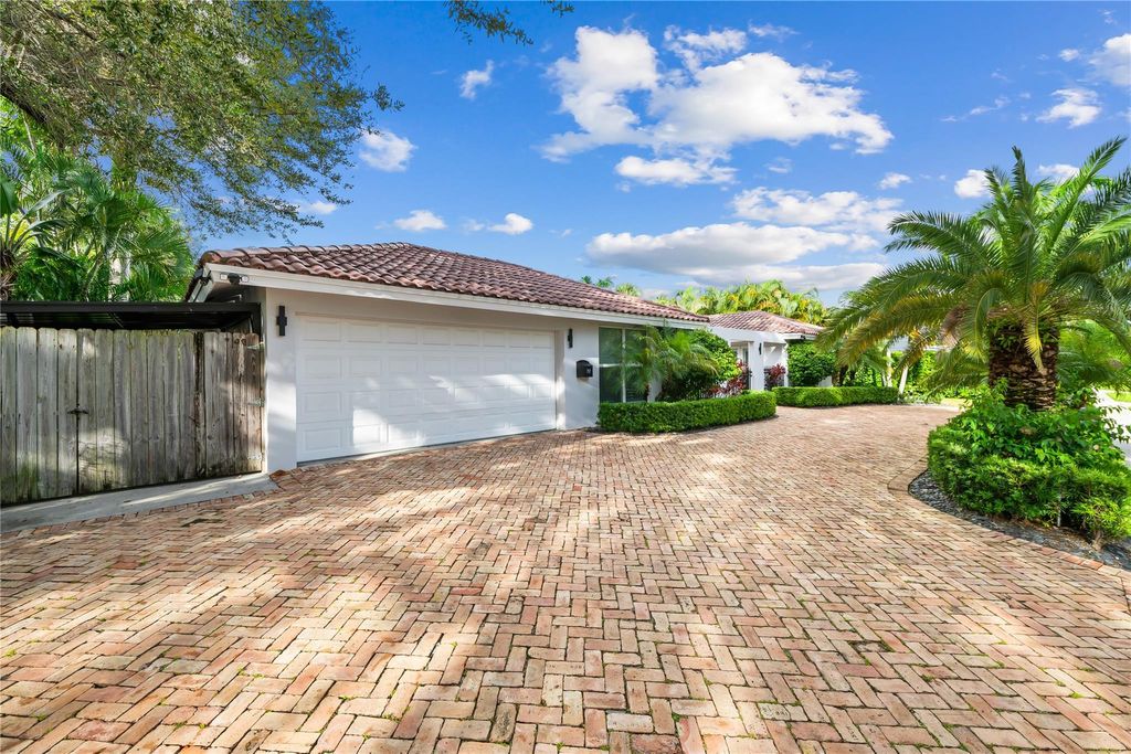 Photo of 757 SW 7th Street, Boca Raton, FL 33486 (MLS # F10529844)