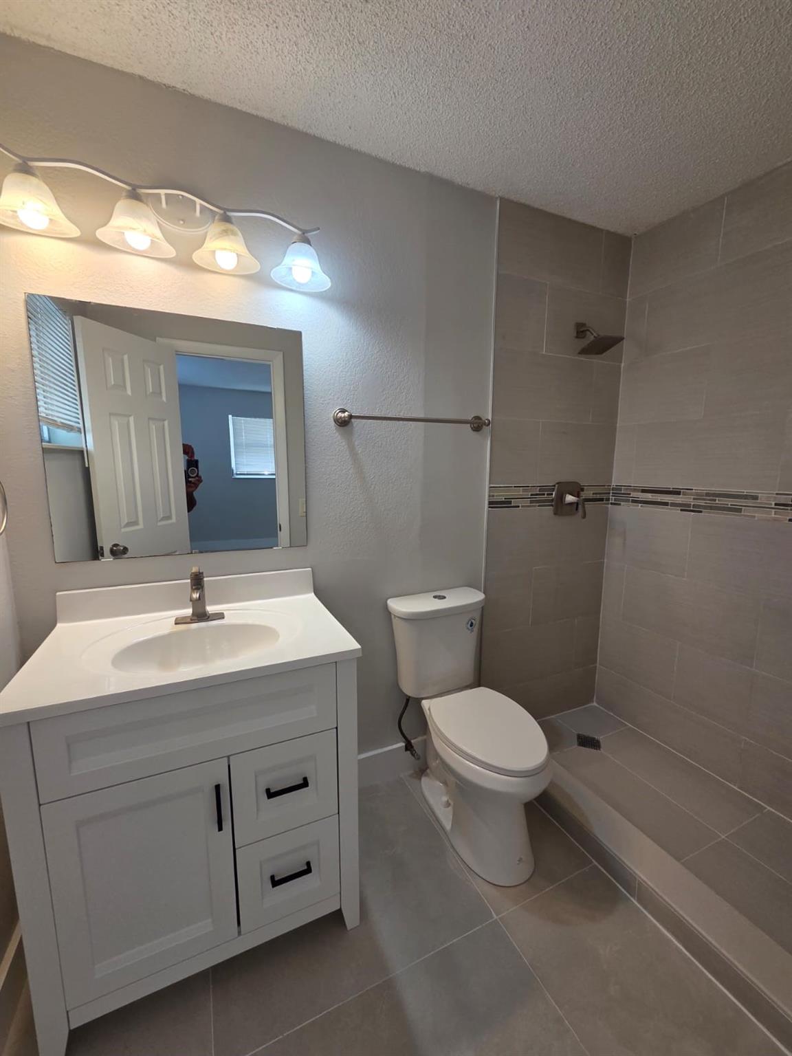 DRIFTWOOD ESTATES NO 2 - Residential Lease