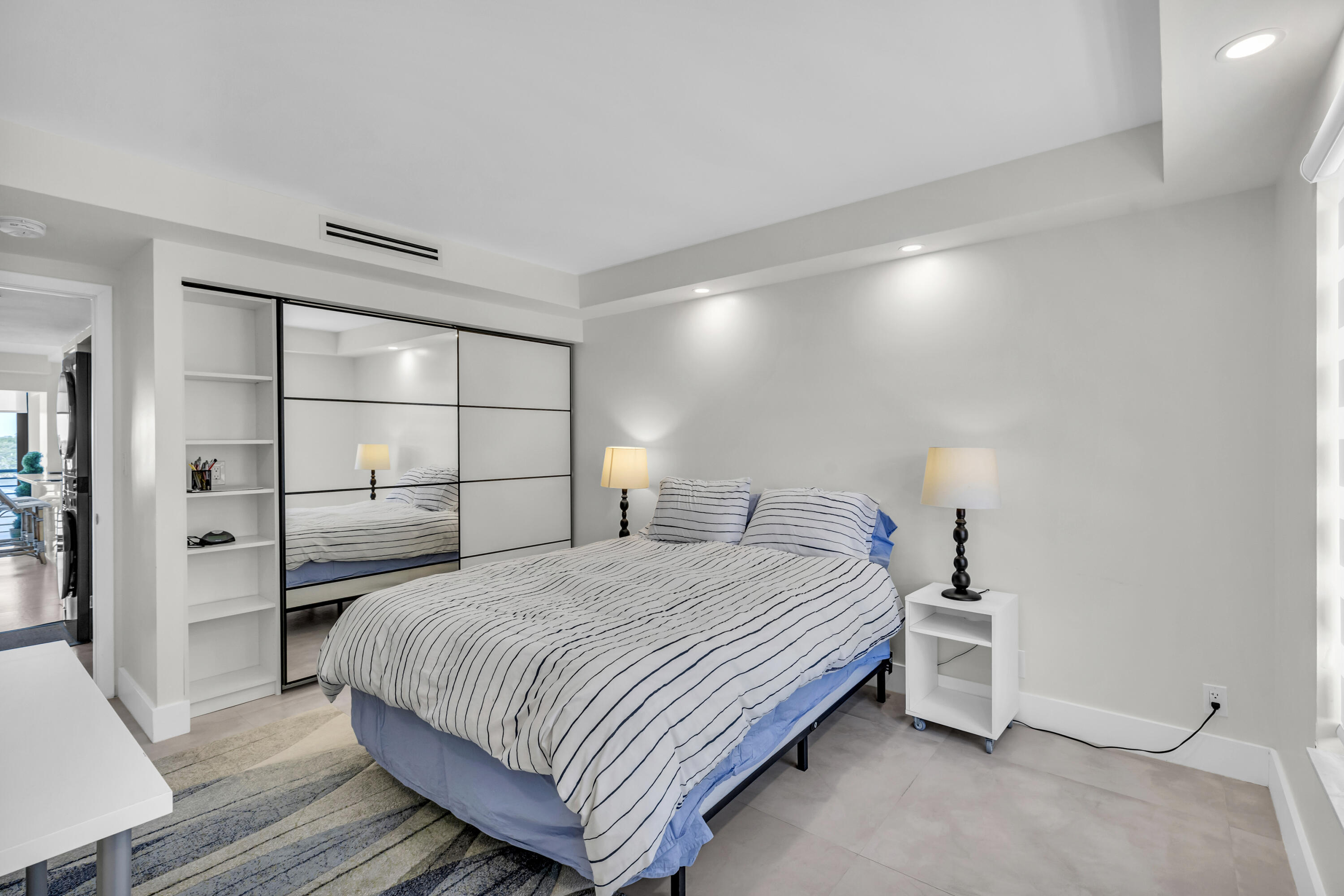 YACHT HARBOUR VILLAS CONDO - Residential Lease