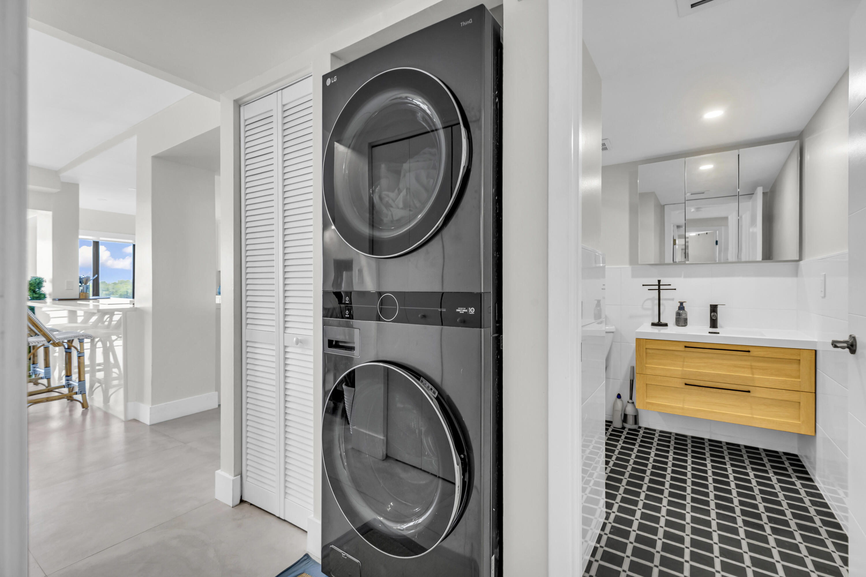 YACHT HARBOUR VILLAS CONDO - Residential Lease