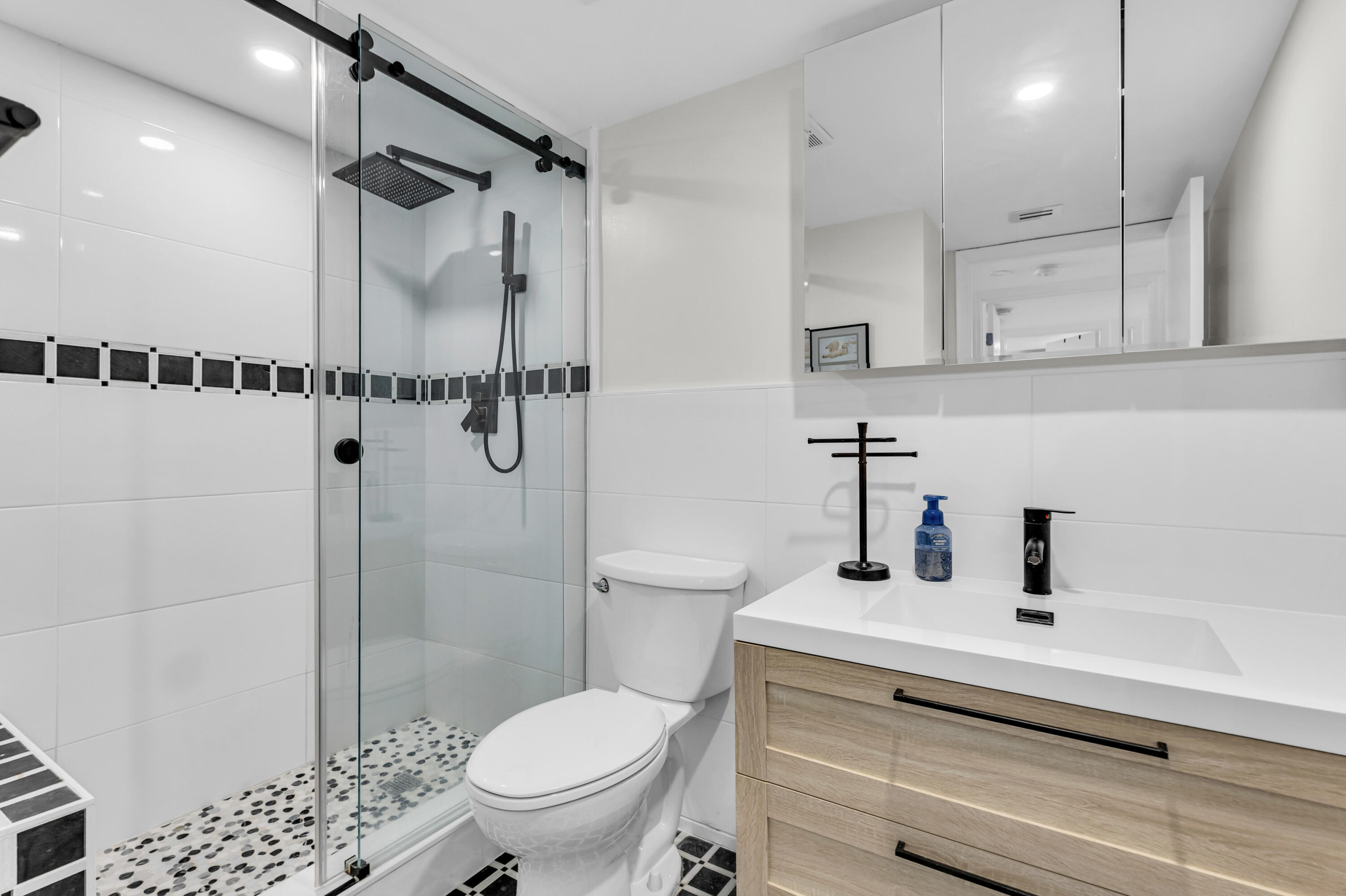 YACHT HARBOUR VILLAS CONDO - Residential Lease