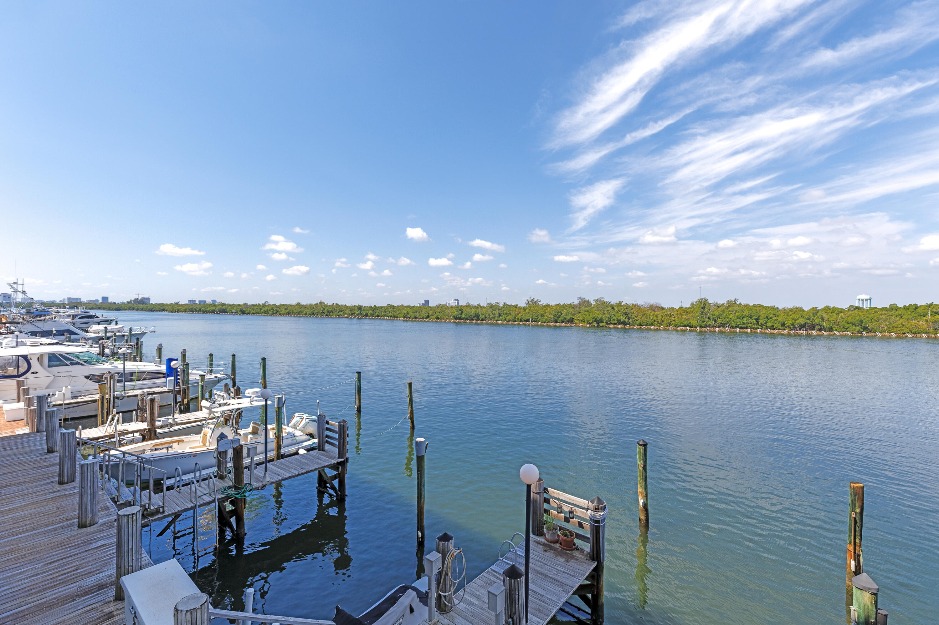 YACHT HARBOUR VILLAS CONDO - Residential Lease