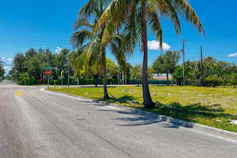 Single Family Residence in West Palm Beach FL 265 Edmor Road 7.jpg