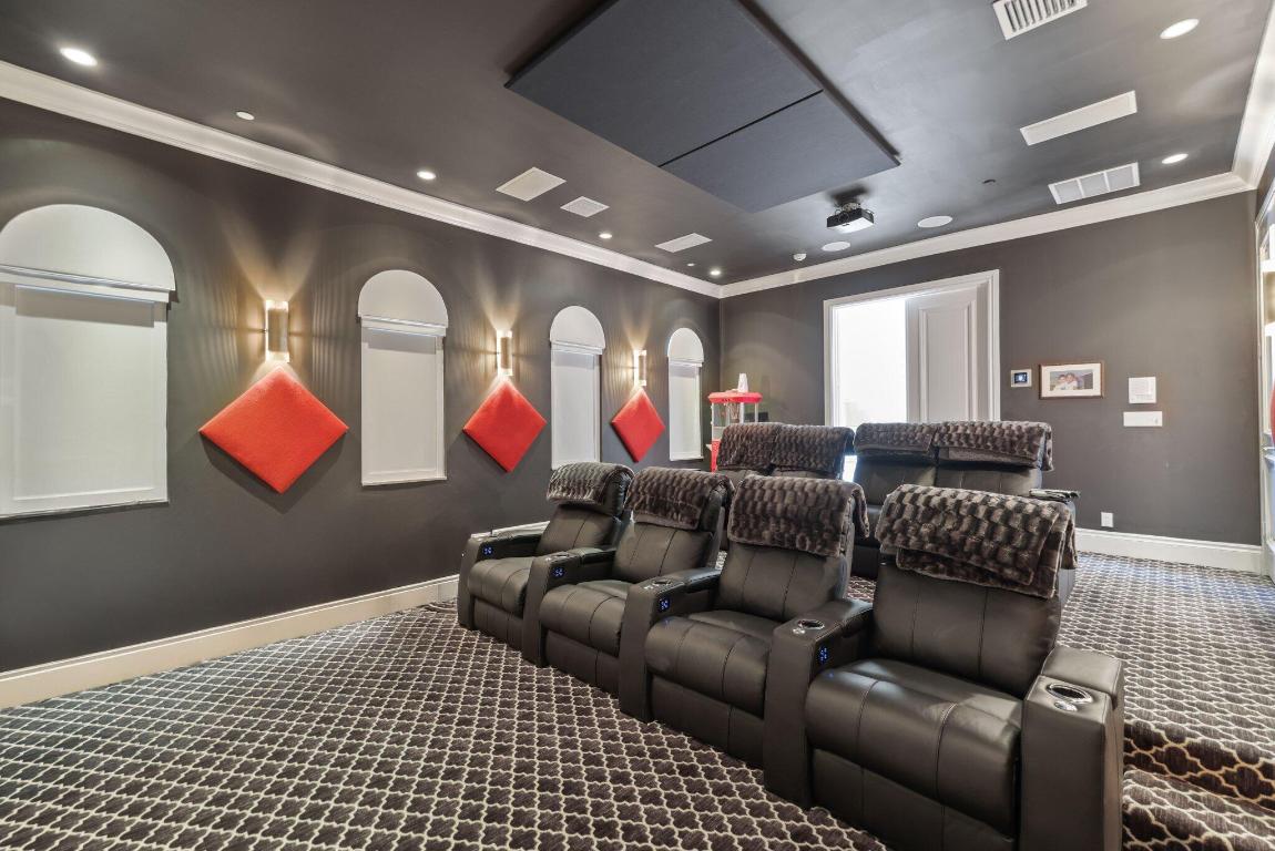 TROPIC ISLE - Residential